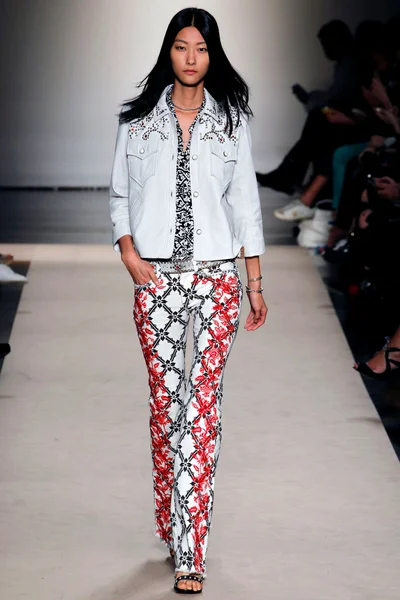 Look 15